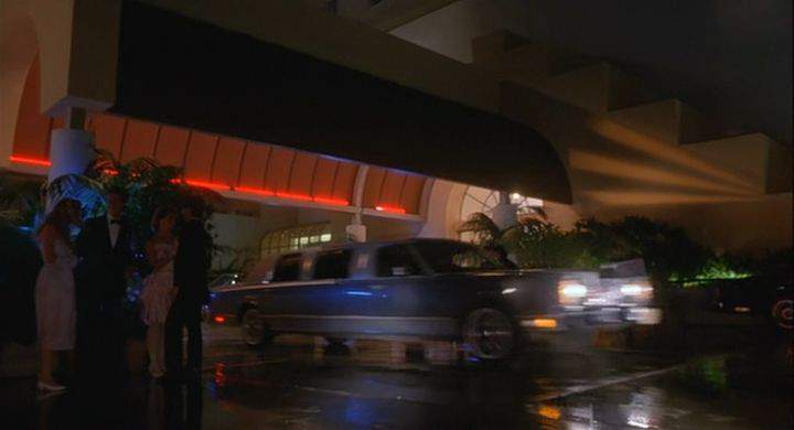 Lincoln Town Car Stretched Limousine