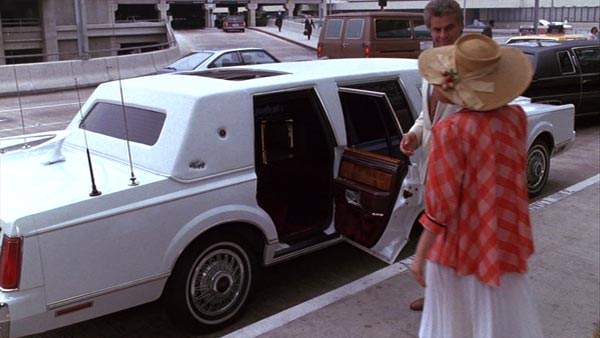 Lincoln Town Car Stretched Limousine