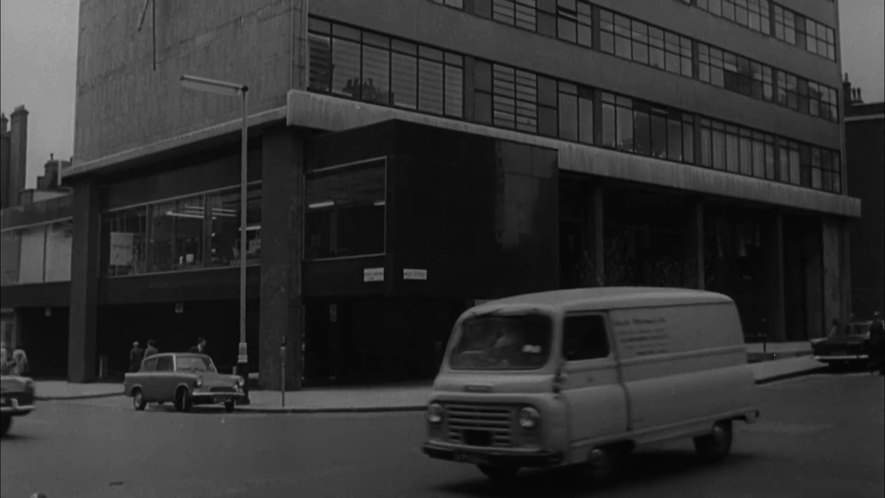 Austin A152 Omnivan