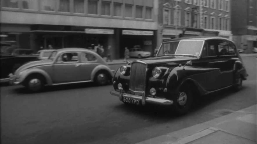 Volkswagen De Luxe Saloon