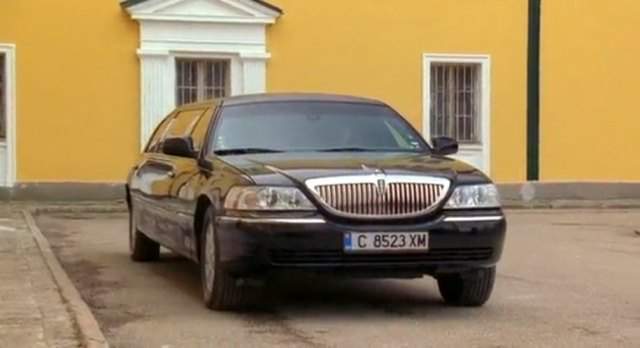Lincoln Town Car Stretched Limousine