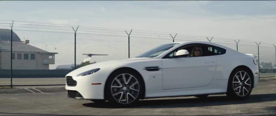 Aston Martin V12 Vantage