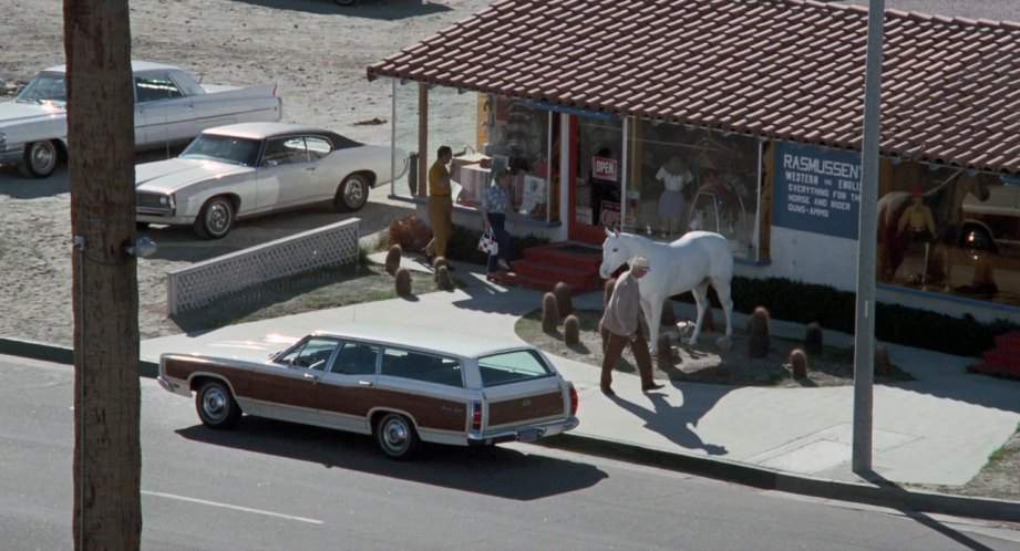 Ford LTD Country Squire