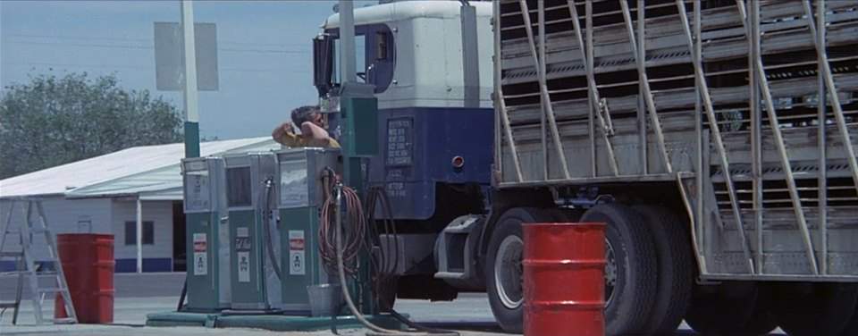 Peterbilt 352