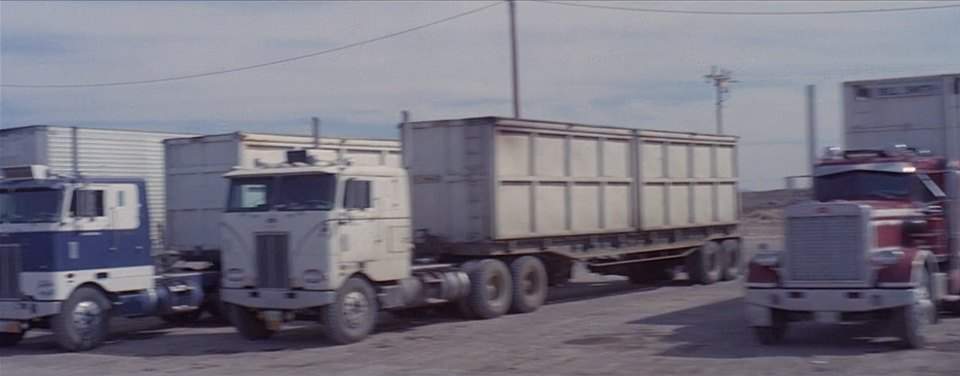 Peterbilt 352