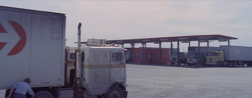 White-Freightliner WFT-7542T