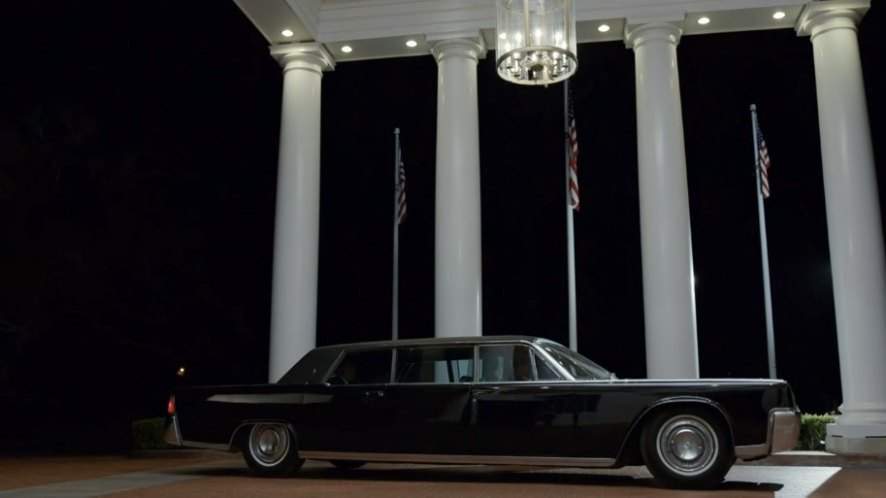 Lincoln Continental Executive Limousine