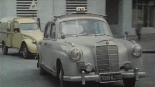 Mercedes-Benz 220