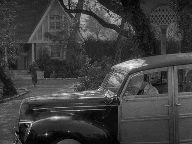 Ford V8 De Luxe Station Wagon