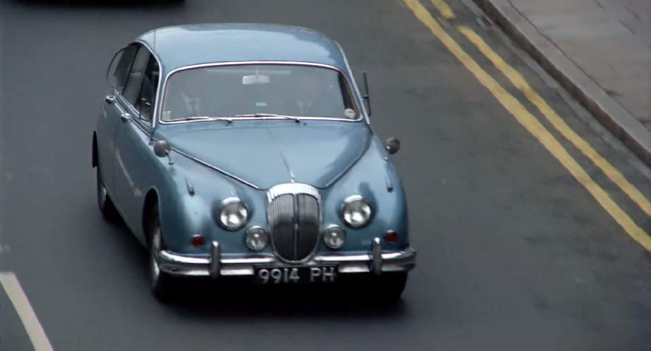 Daimler 2½ Litre V8
