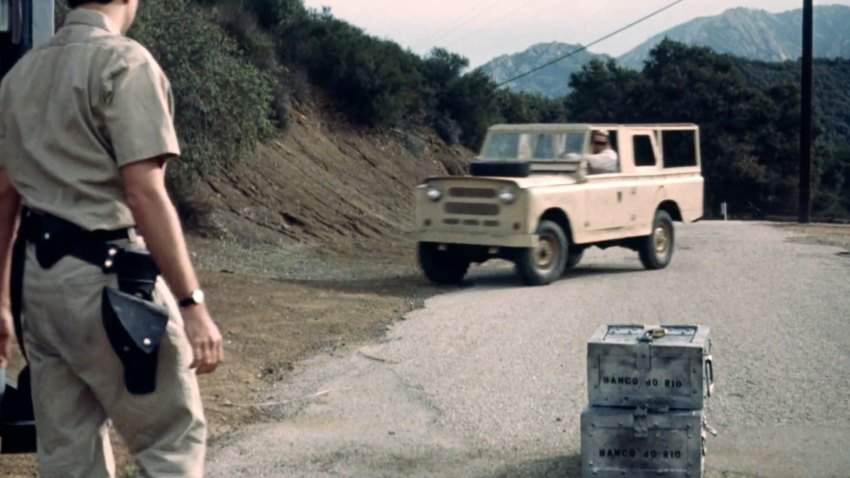 Land-Rover 109'' Series II Station Wagon