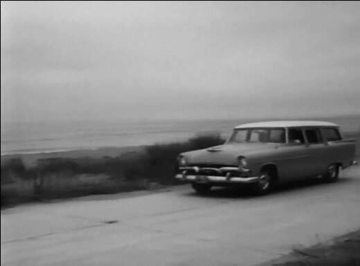 Plymouth De Luxe Suburban