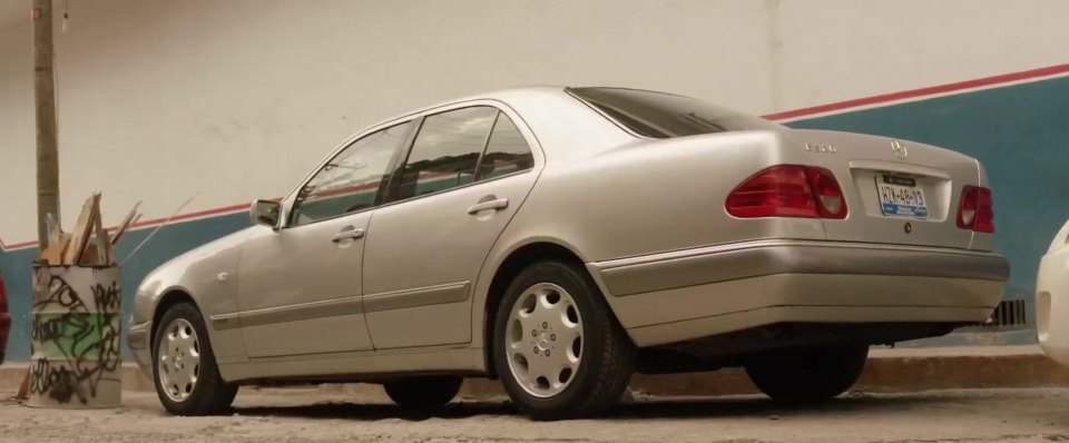 Mercedes-Benz E 320