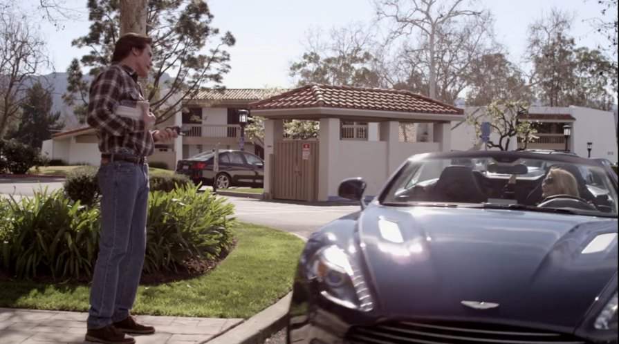 Aston Martin DBS Volante