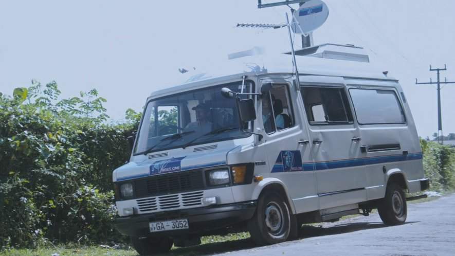 1989 Mercedes-Benz 310 D T1 in A Common Man