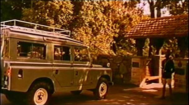 Land-Rover 109'' Series II Station Wagon
