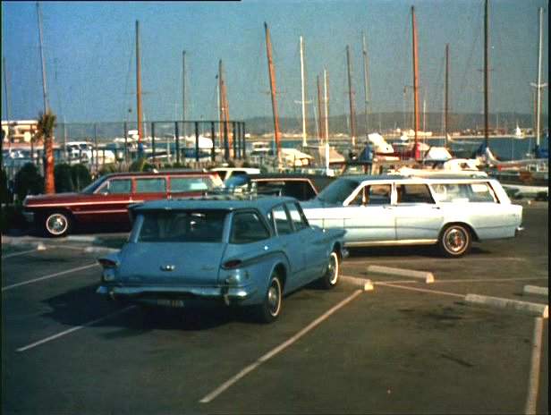 Valiant V-200 Suburban