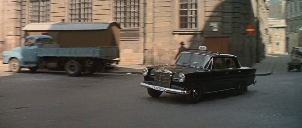 Bedford J4