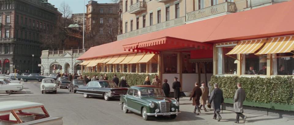 Mercedes-Benz 220