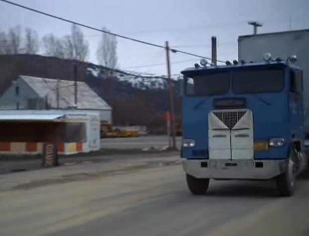 Freightliner FLT
