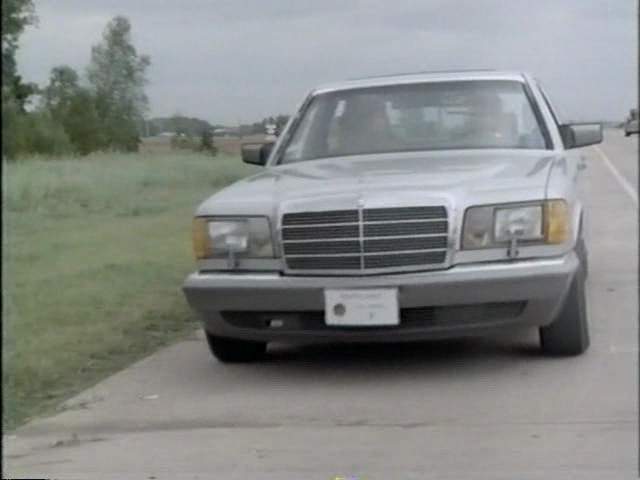 Mercedes-Benz 560 SEL