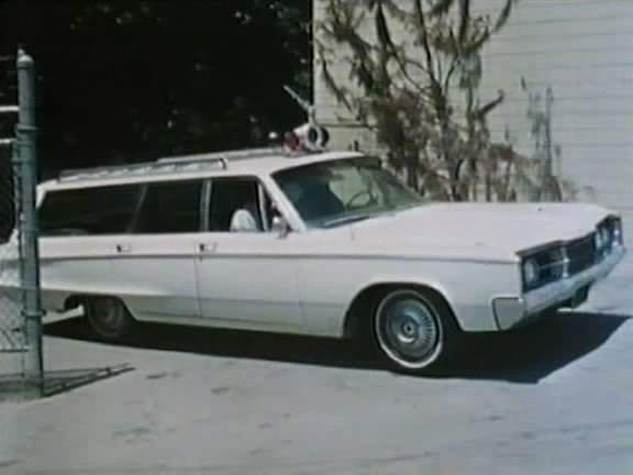 1967 Dodge Polara in Wrong Way