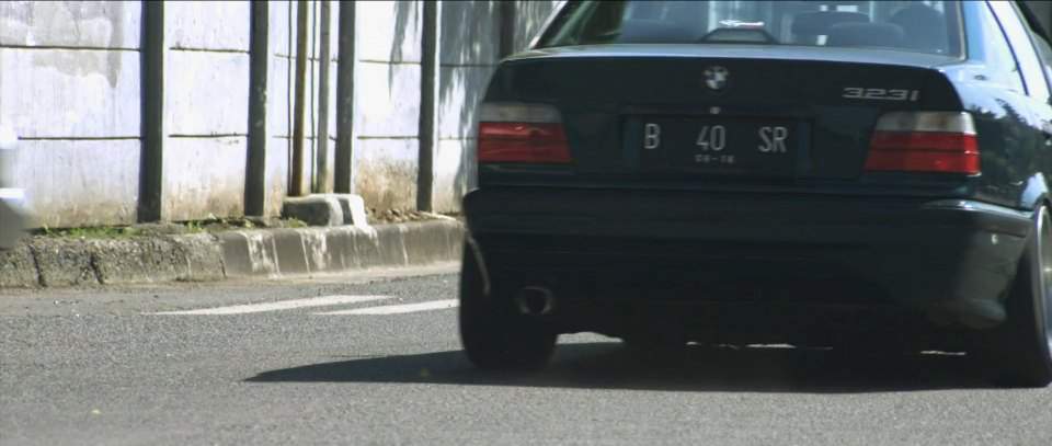 BMW 323i