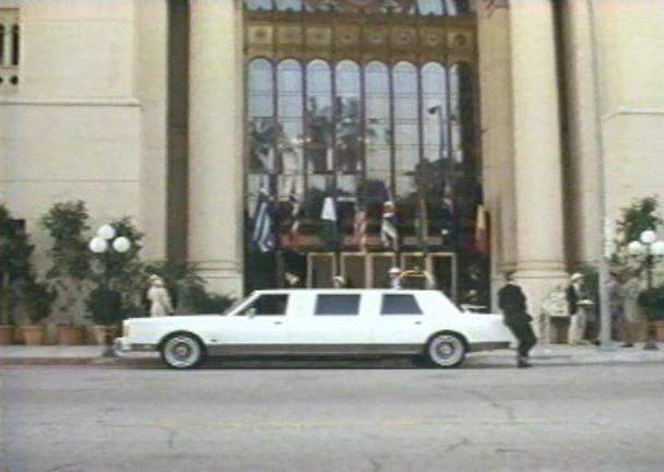 Lincoln Town Car Stretched Limousine