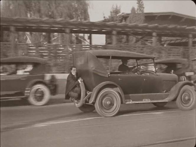 1923 Reo T-6 in Seven Chances