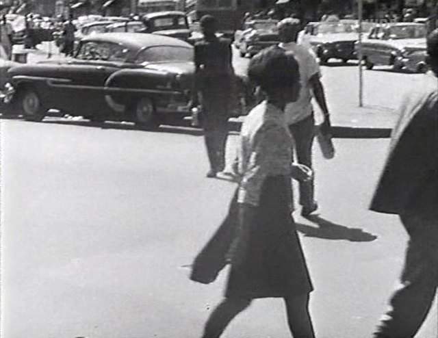 Pontiac Chieftain De Luxe