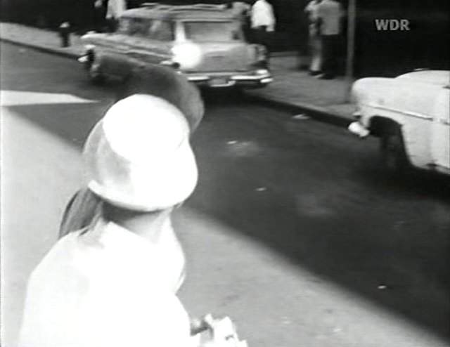 Pontiac Chieftain Safari