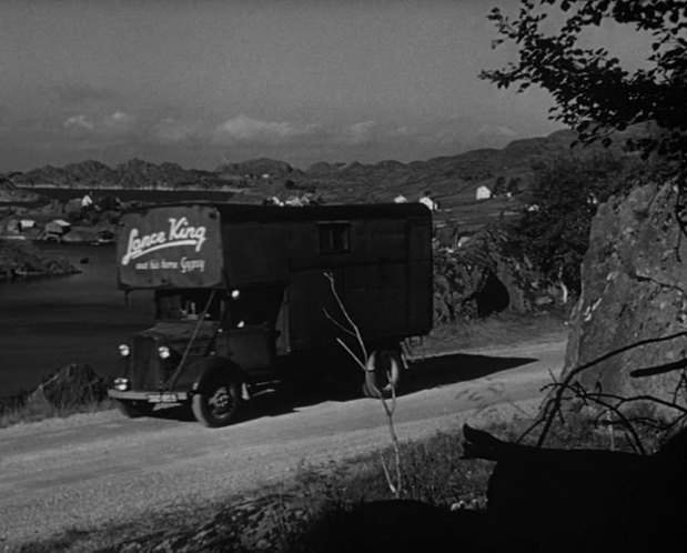 1934 Bedford WTL in Cirkus Fandango