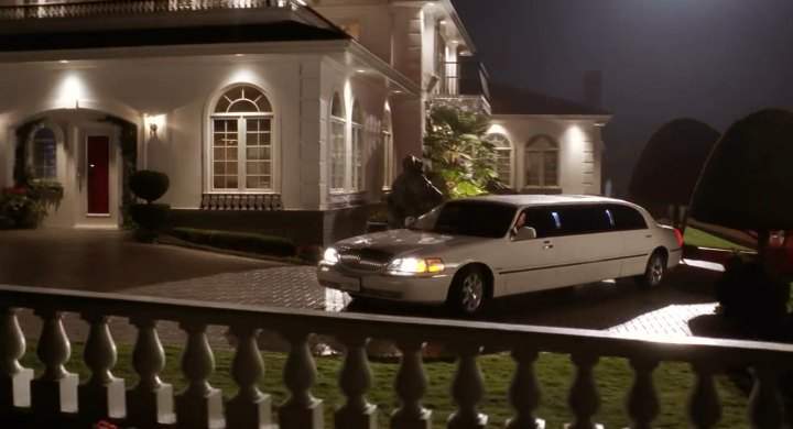Lincoln Town Car Stretched Limousine