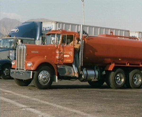 Kenworth W-900