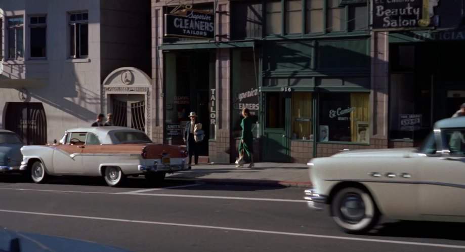Ford Fairlane Sunliner