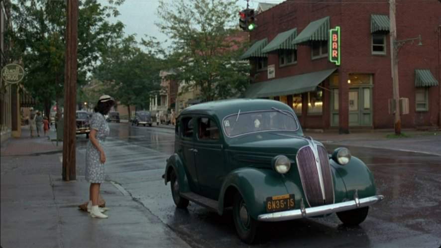 Plymouth De Luxe