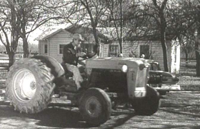 Ford NAA/600