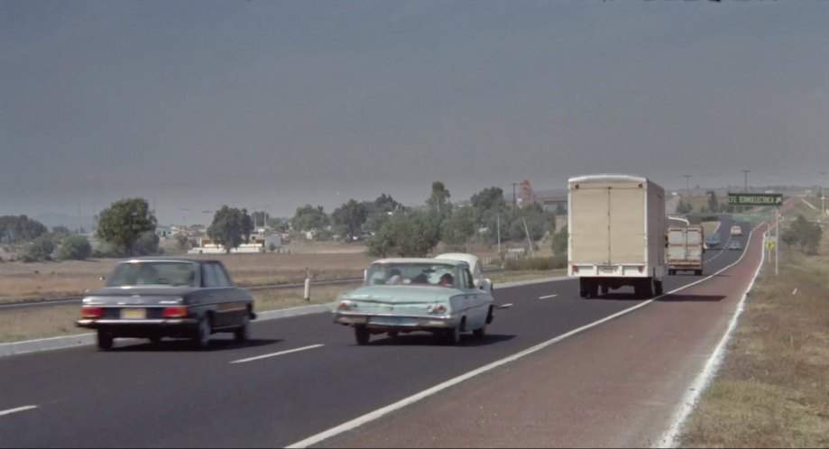 Mercedes-Benz 240 D