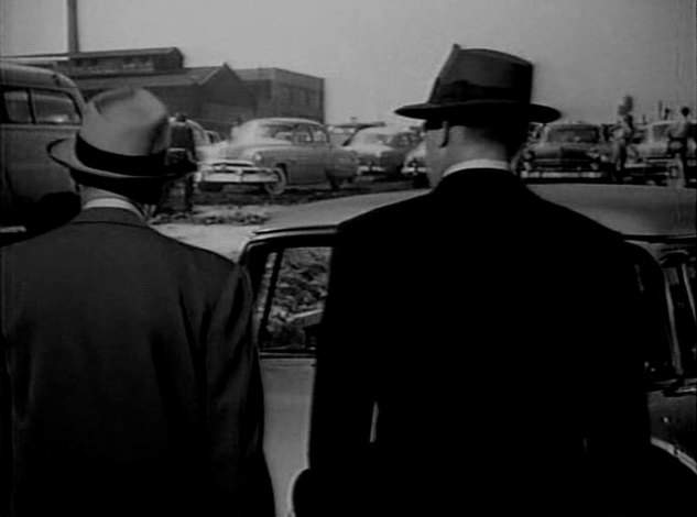 Pontiac Chieftain De Luxe