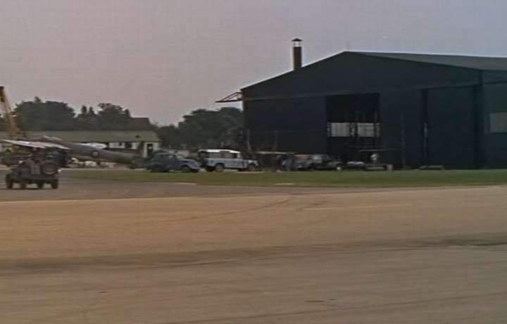 Land-Rover 109'' Series II Station Wagon