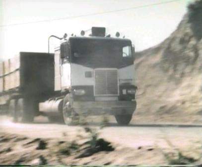 White-Freightliner WFT-6364T