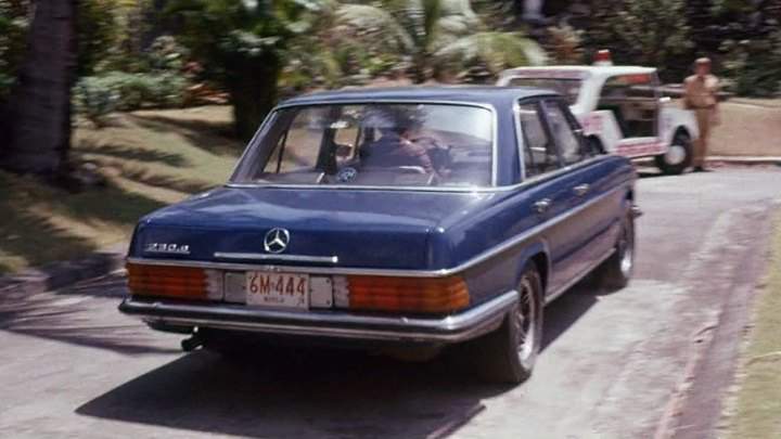 Mercedes-Benz 230