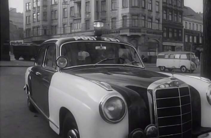 Mercedes-Benz 219