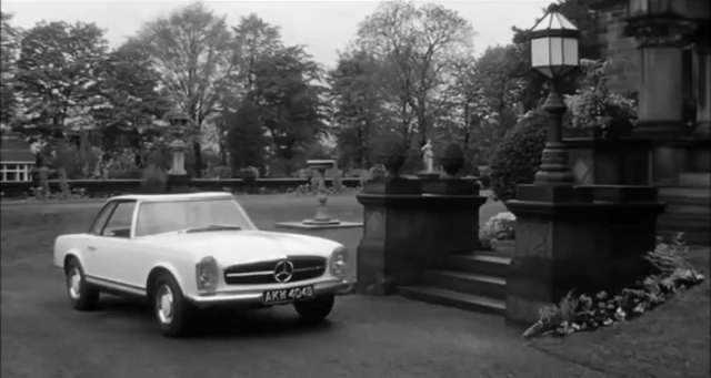 Mercedes-Benz 230 SL