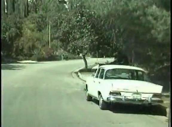Mercedes-Benz 230