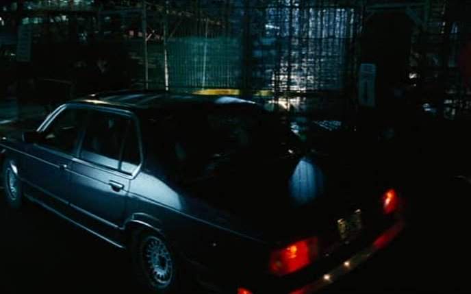 BMW 7 E23 in Boot Camp