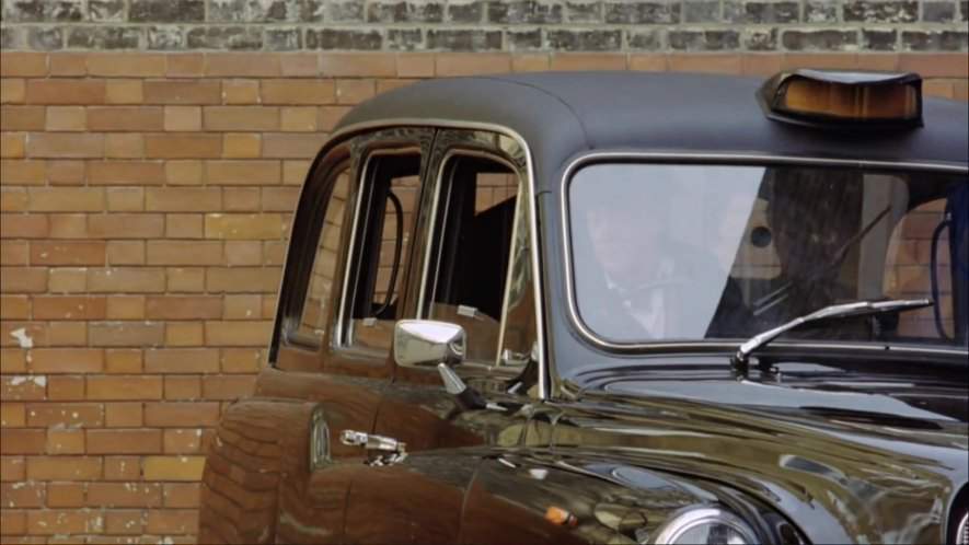 Carbodies FX4R