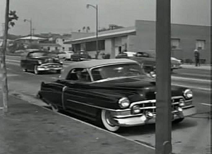 Pontiac Chieftain De Luxe