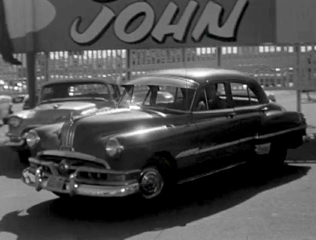 Pontiac Chieftain De Luxe