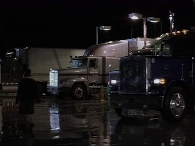 Freightliner FLD